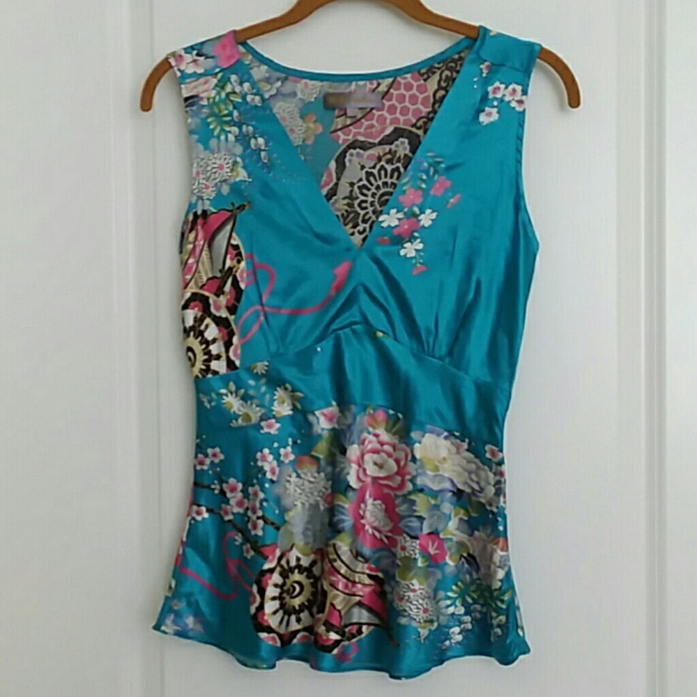 Asian kimono print sleeveless blouse
